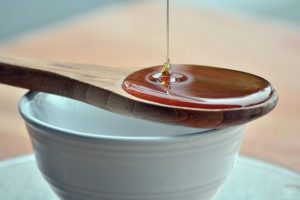 manuka-honey-benefits-side-effects